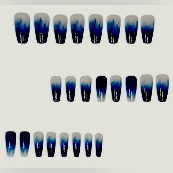 Blue Ice Fake Press On Nails NWT - Picture 2 of 10
